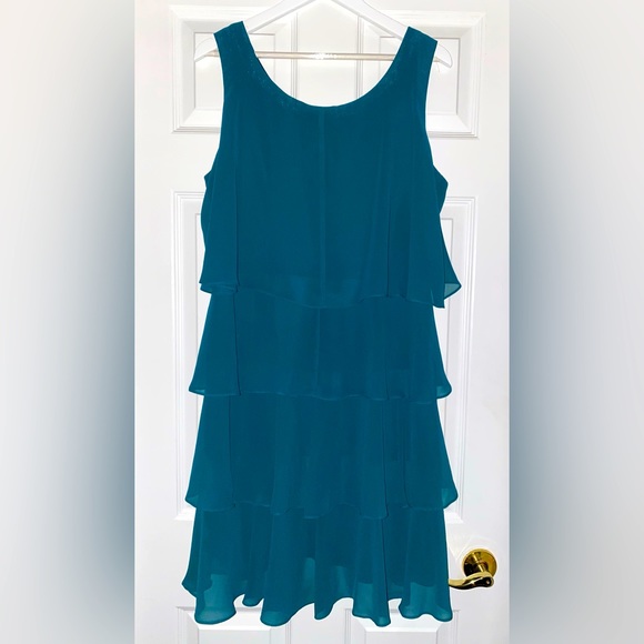 Ignite Evenings Tiered Dress and Shawl - Picture 4 of 8